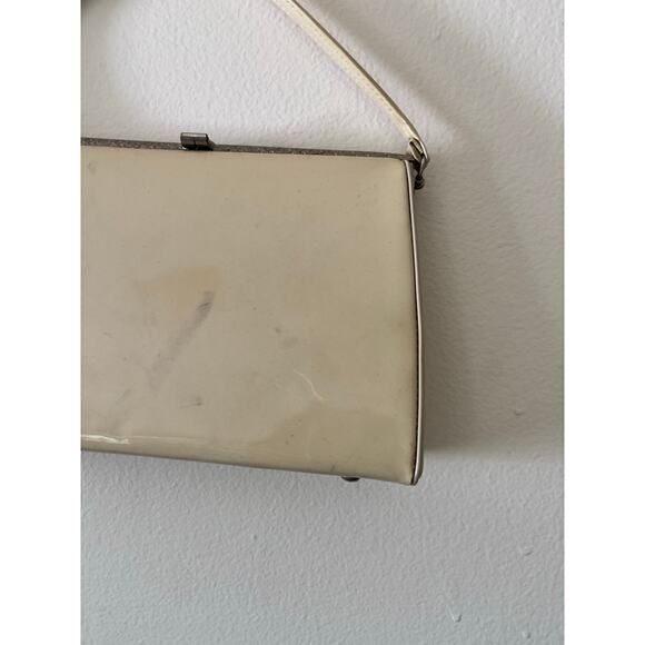 Vintage 1960s Beige Patent Leacher Purse Handbag Kiss Lock Closure AS IS - Picture 4 of 8